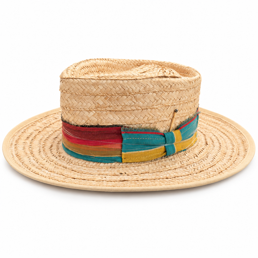 La Perla, sombrero de palma de dátil, vista de tres cuartos